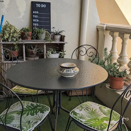 T3 Avec Terrasse Avec Vue Exceptionnelle Sur Les Quais De *
