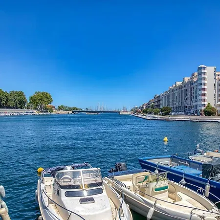 T3 Avec Terrasse Avec Vue Exceptionnelle Sur Les Quais De Sète